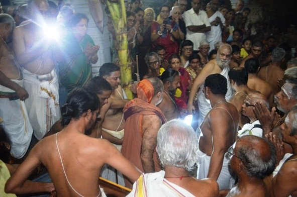 HH Pujyashri Acharya Swamijis arrive at Chennai RA Puram Camp